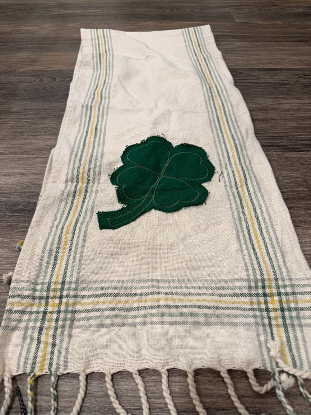 Green Clover Accent Kitchen Towel - White and Green